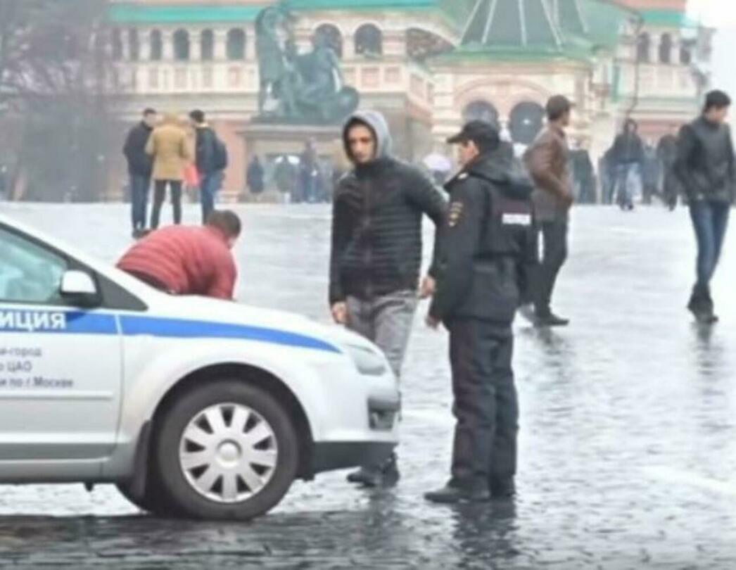 Полиция задержала популярного блогера с окровавленной блондинкой в  багажнике авто - АвтоВзгляд