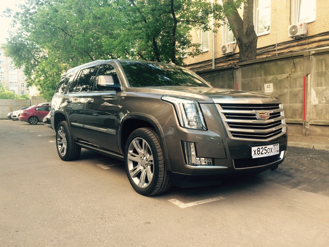 Тест-драйв Cadillac Escalade: грузовик для президента - АвтоВзгляд