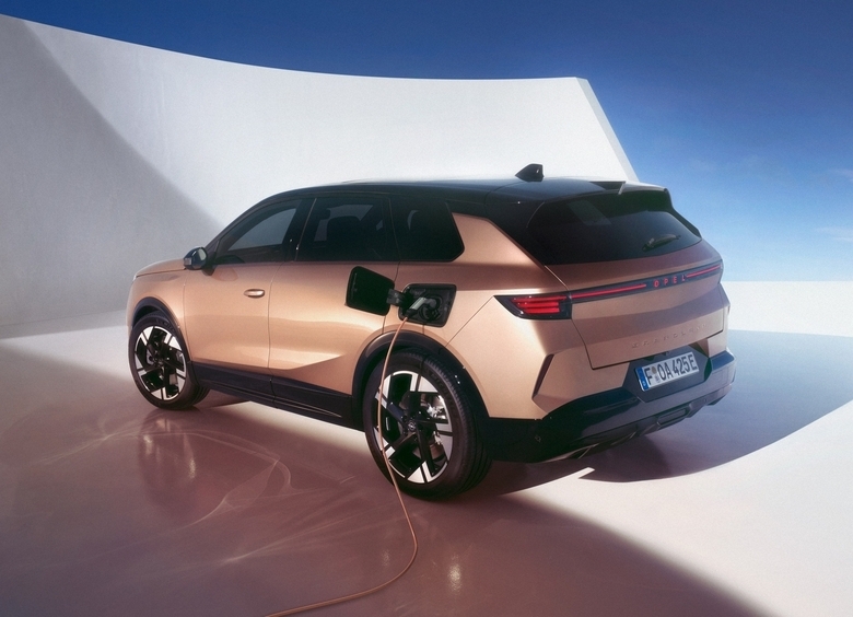Opel превратил новый Grandland в электромобиль