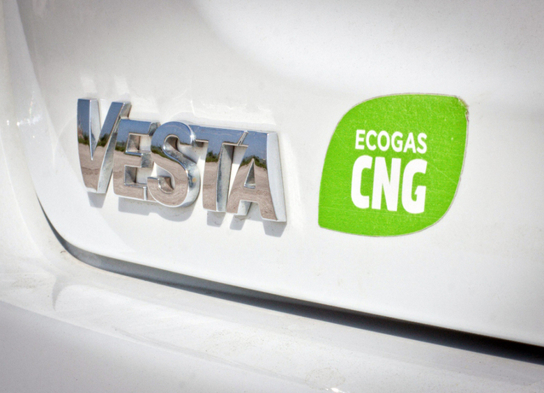 LADA Vesta вернет себе битопливную версию CNG
