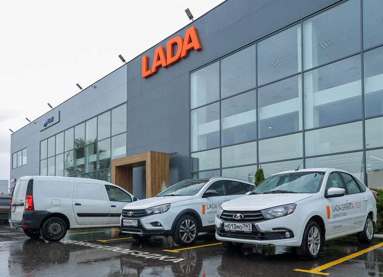 АВТОВАЗ планирует снова повысить цены на автомобили LADA