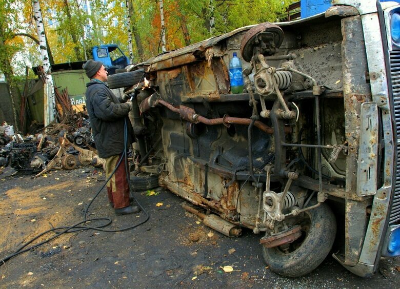 Изображение Драгоценность: сколько сегодня можно заработать на срезанном с авто катализаторе