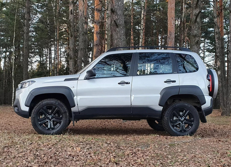 Изображение LADA Niva Travel получила подушки безопасности и новый руль